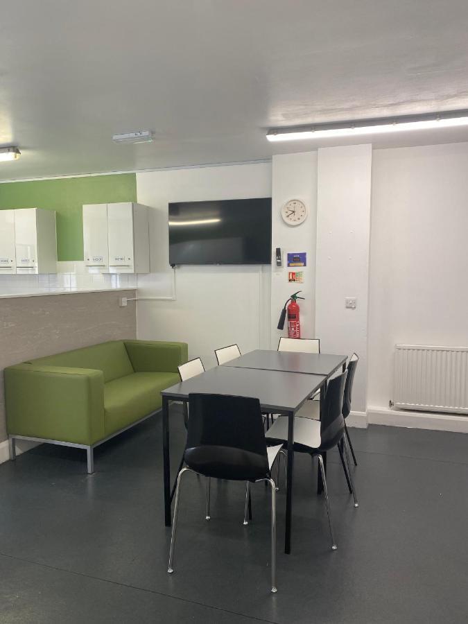 Charming Rooms For Students Only, Cricklewood Lane - Sk London Exterior photo