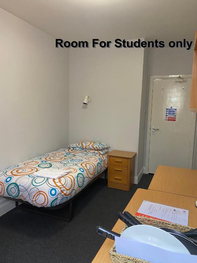 Charming Rooms For Students Only, Cricklewood Lane - Sk London Exterior photo